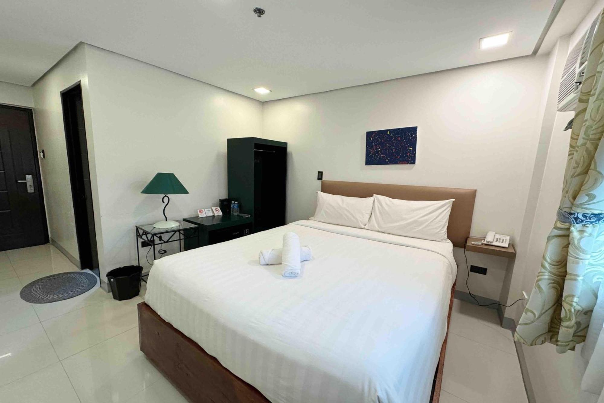 Belltower CSheLi Suites Vigan City Exterior foto