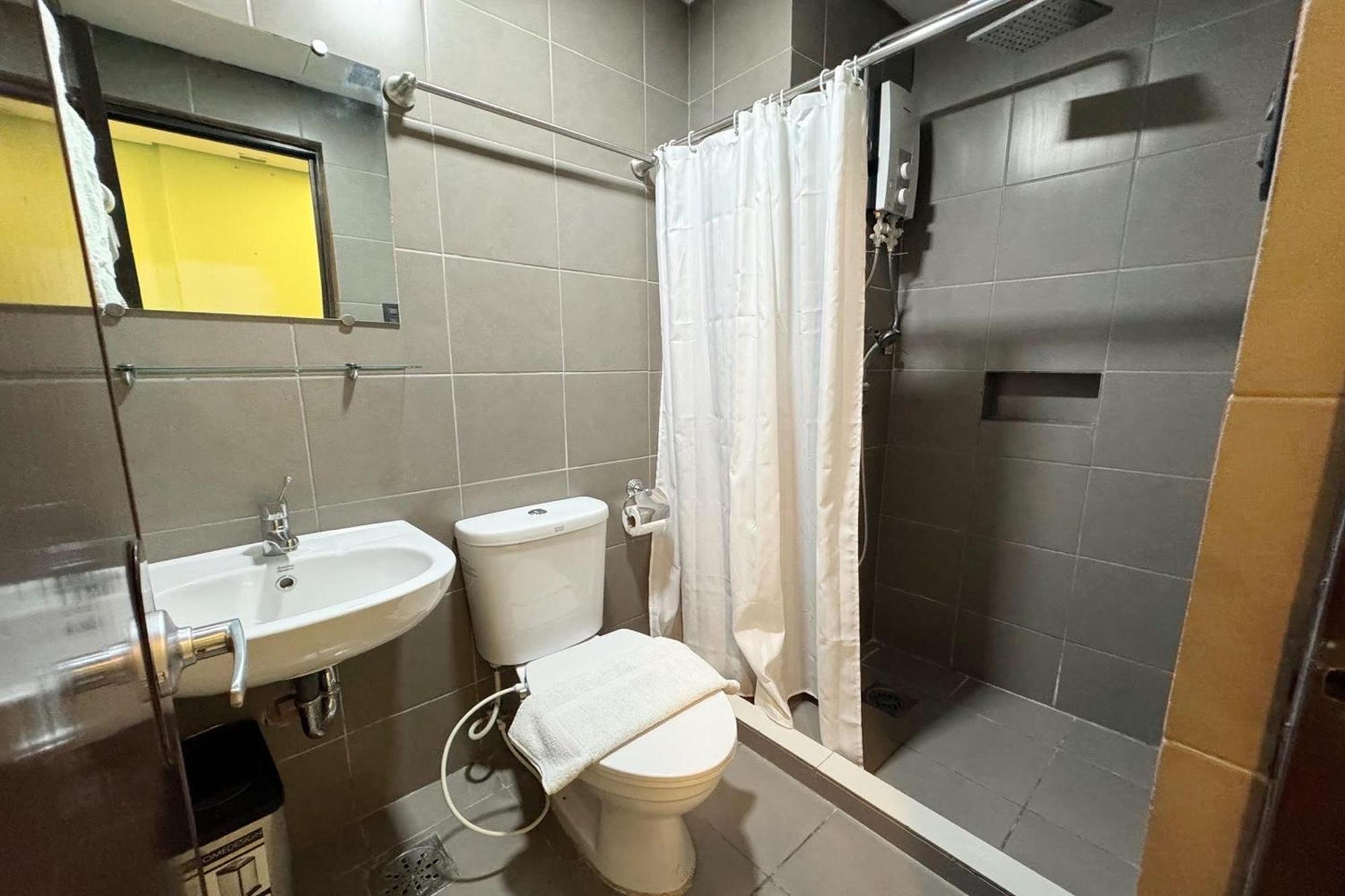 Belltower CSheLi Suites Vigan City Exterior foto