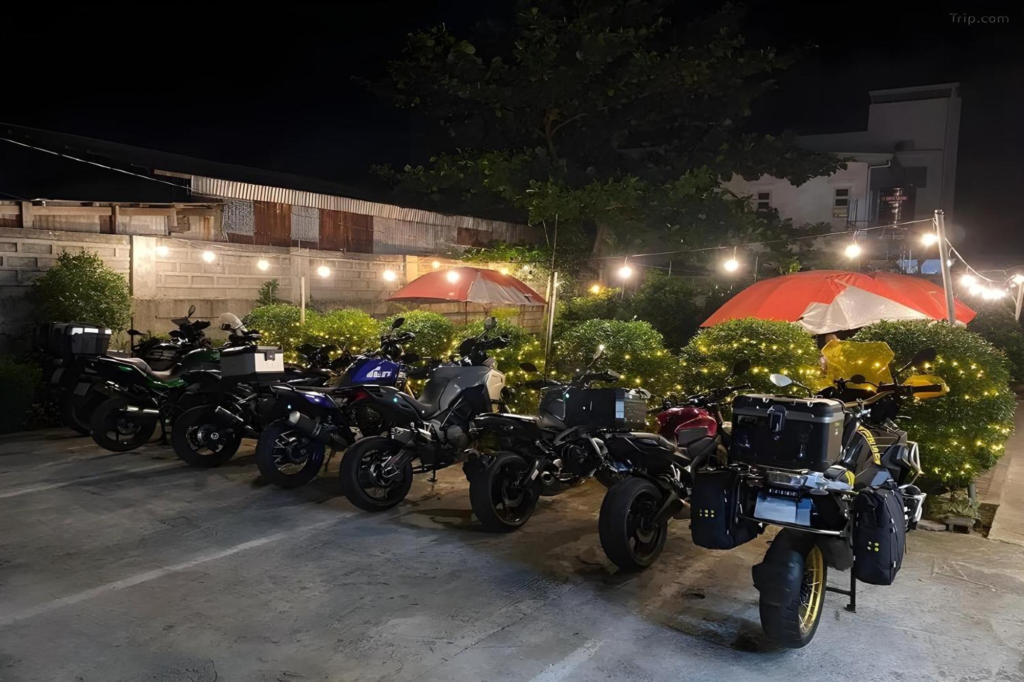 Belltower CSheLi Suites Vigan City Exterior foto