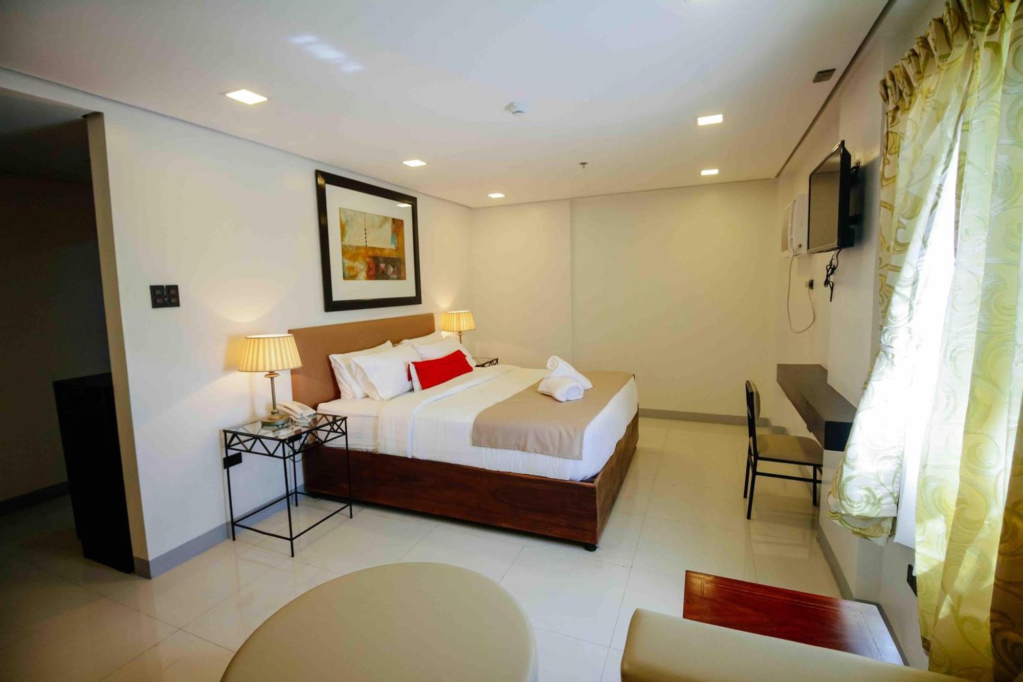 Belltower CSheLi Suites Vigan City Exterior foto
